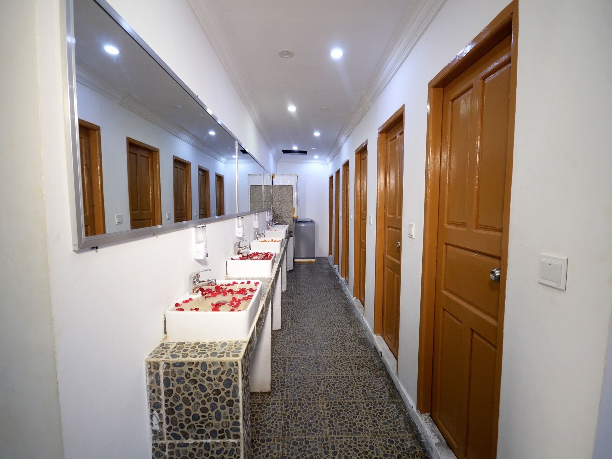 Abc Hostel (Adults Only) Науншве Екстер'єр фото